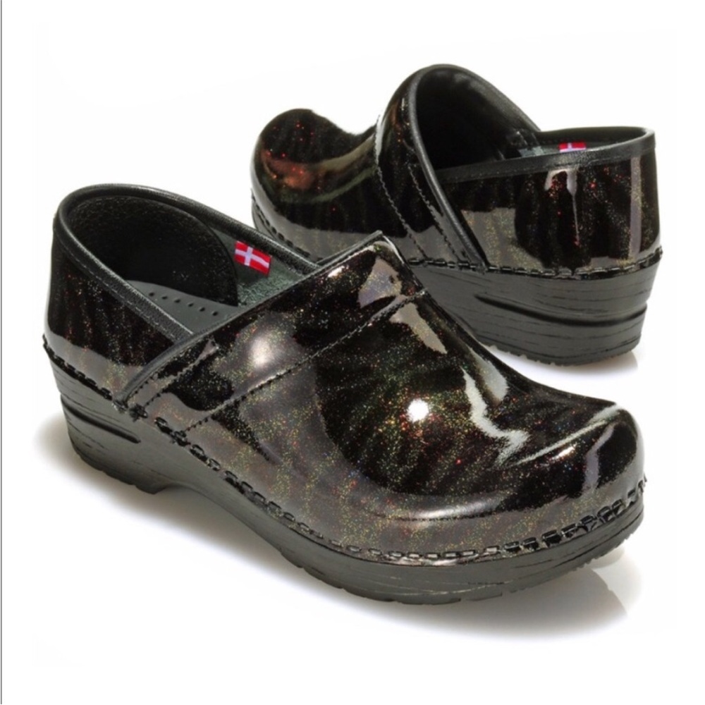 Sanita clogs 39